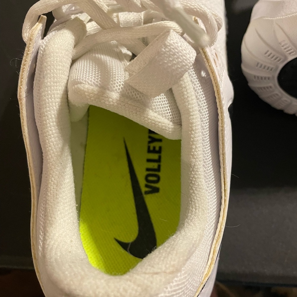 Nike White Volleyball shoes - Picture 4 of 7